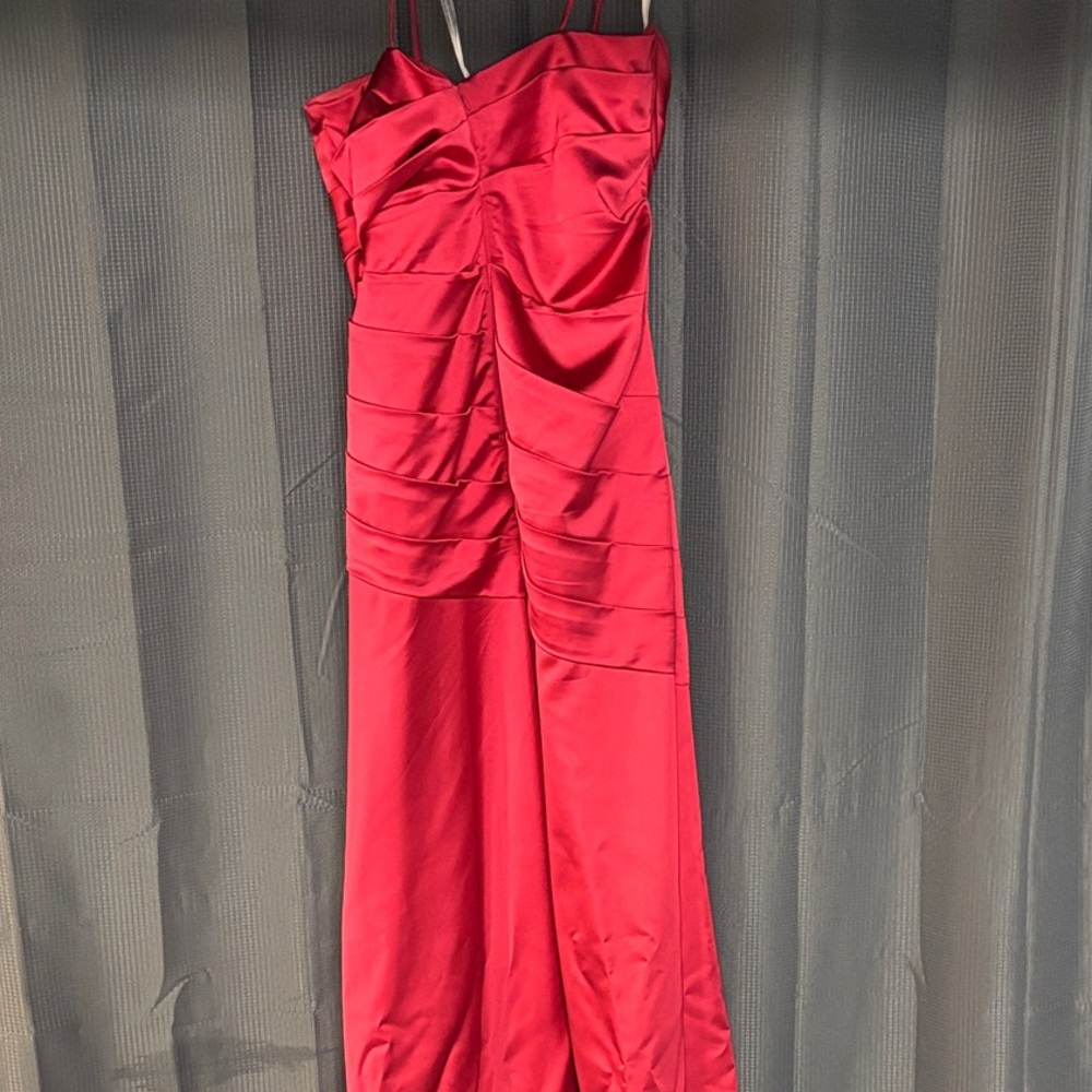David's Bridal Vibrant Galina figure Sculpting color Apple Maxi Dress - Picture 3 of 4